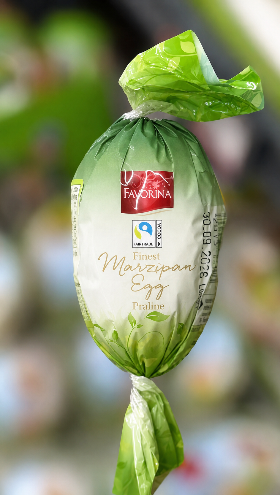 Марципан Marzipan Egg Praline в виде яйца 100гр Favorina / Германия