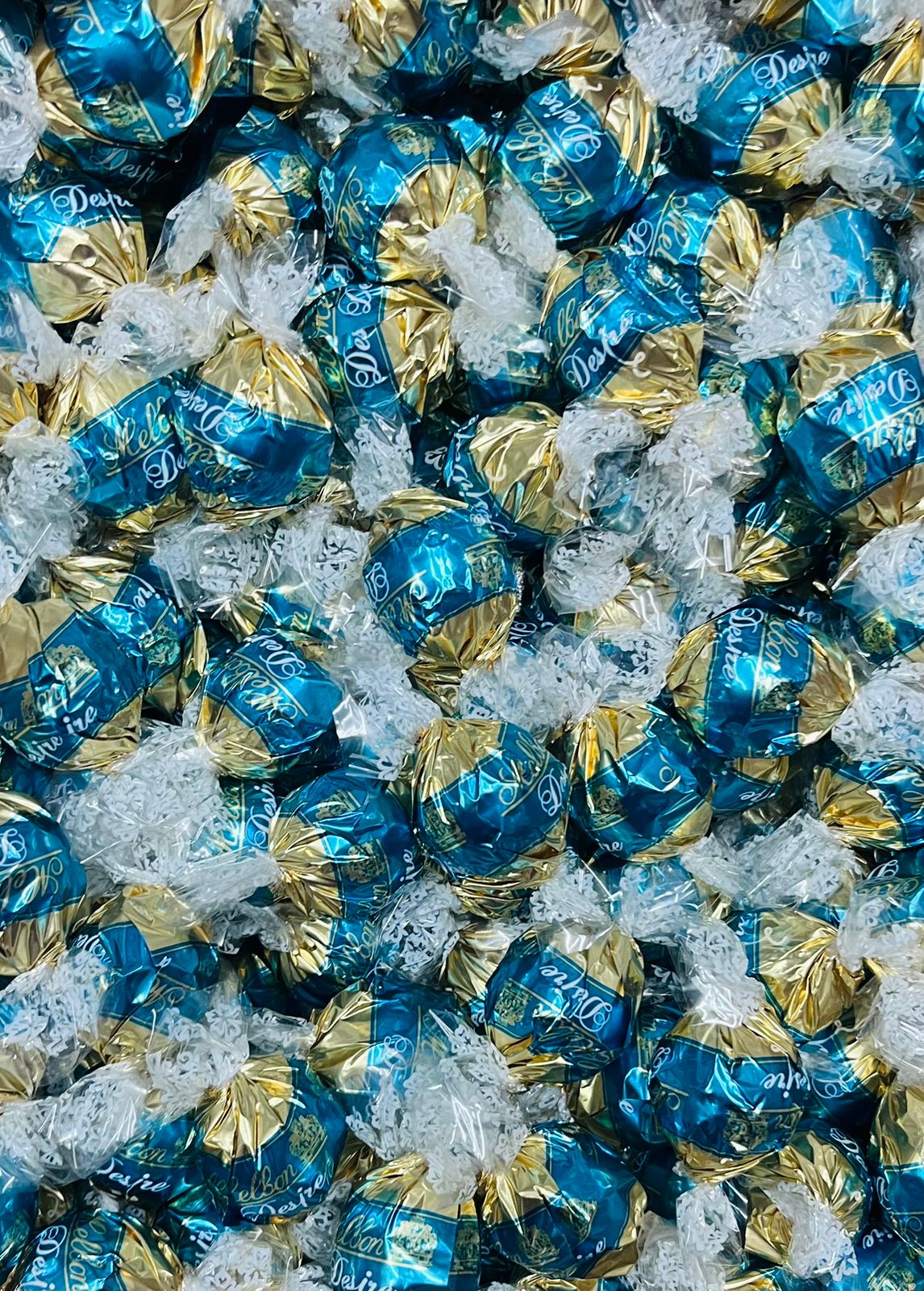 Шоколадные конфеты Melbon Desire Praline 1 кг (голубые)